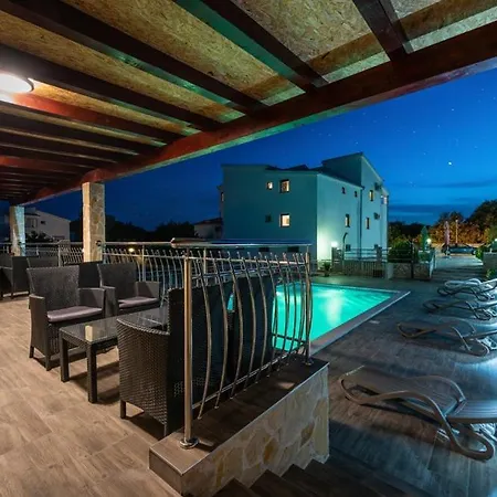 Karen Guest house Vinisce