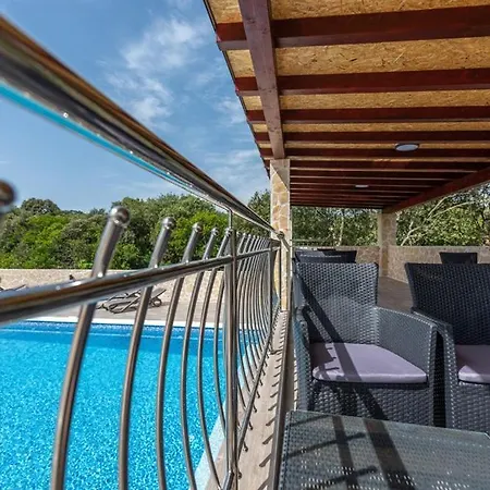 Karen Guest house