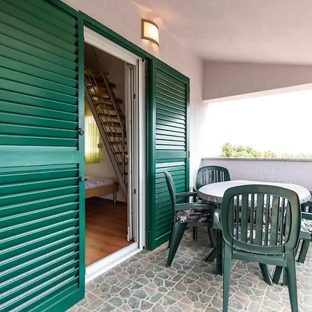 Karen Guest house *