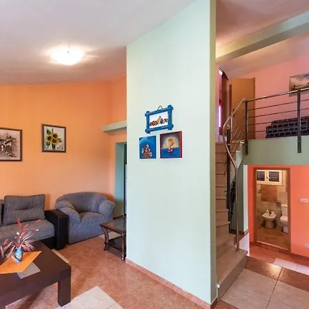 Karen Guest house Vinisce