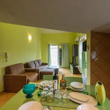 Karen Guest house *